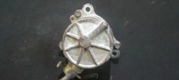 Mazda Premacy Vacuum pump x2t58171a rf4f18g00