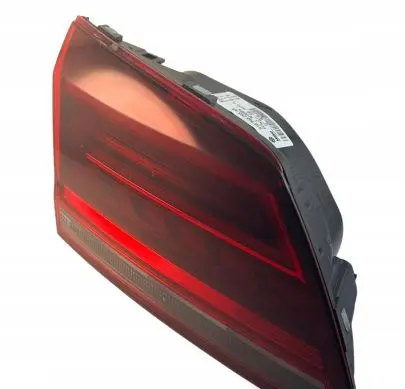 Volkswagen Golf Sportsvan Tailgate rear/tail lights 510945093AA