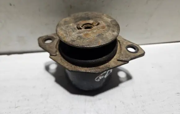 Engine mount bracket