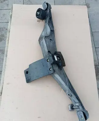 BMW X1 F48 F49 Rear differential/diff mount bracket 6852896