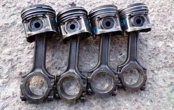 Alfa Romeo 156 Piston with connecting rod 09.42.4237.5