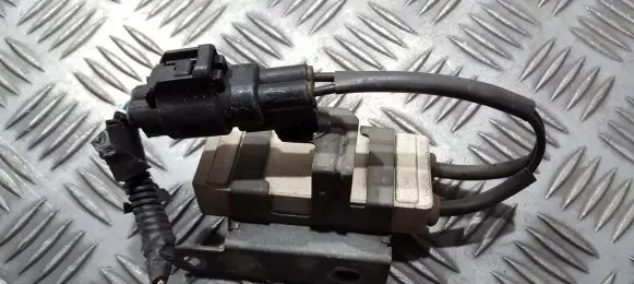 Toyota Yaris Coolant fan relay 2468106110B 246810-6110B