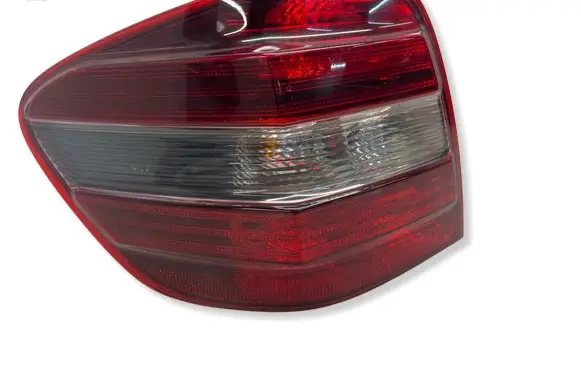 Mercedes-Benz ML W164 Rear/tail lights 404101L