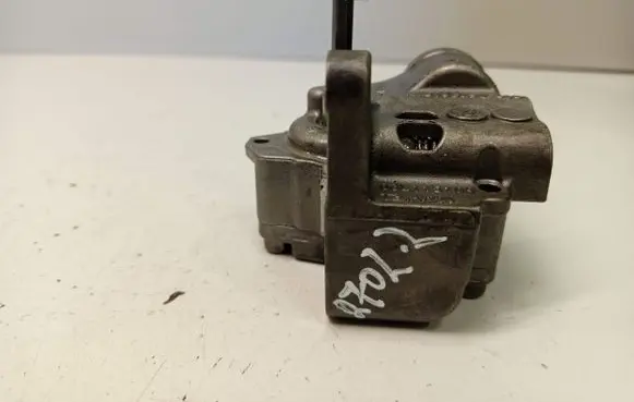 Audi A4 S4 B8 8K Oil pump 03L115105D 03L115109