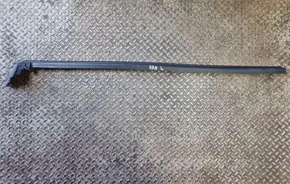 Dodge Challenger Rubber seal front coupe door window 