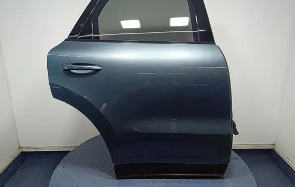 Porsche Cayenne (92A) Rear door