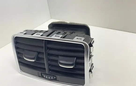 Rear air vent grill
