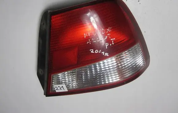 Hyundai Accent Rear/tail lights R92402252