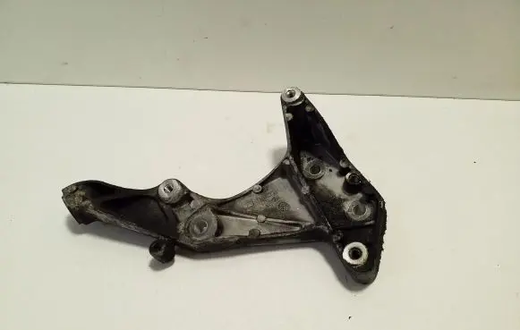 Jeep Cherokee A/C compressor mount bracket 04627674AC