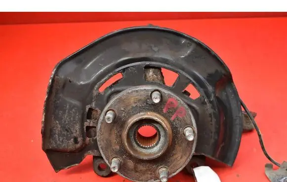 Toyota Avensis T270 Front wheel hub spindle knuckle
