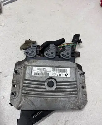 Renault Megane III Engine control unit/module 237100131R V29004369A 237100132R