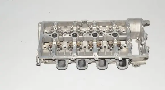 BMW 7 E38 Engine head 2248220