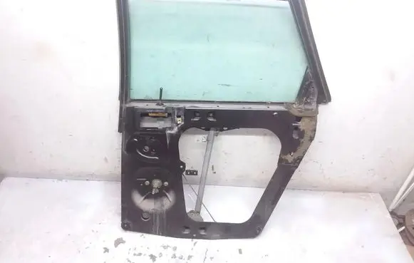 Audi 100 200 5000 C3 Rear door window/glass frame 443839400