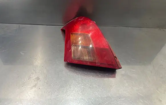 Suzuki Swift I Rear/tail lights P4476l