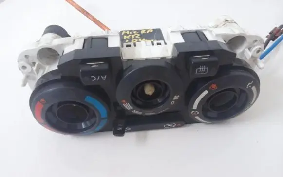 Nissan Micra Climate control unit 27520ax621