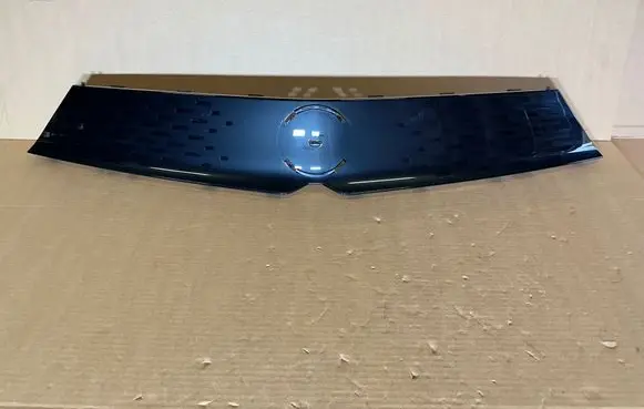 Opel Mokka B Front bumper upper radiator grill 9835272480