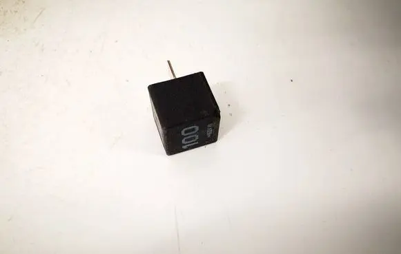 Volkswagen PASSAT B6 Other relay 7M0951253A