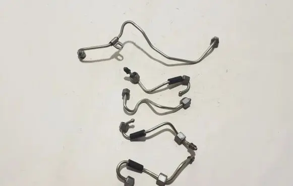 Nissan Qashqai Fuel injector supply line/pipe 