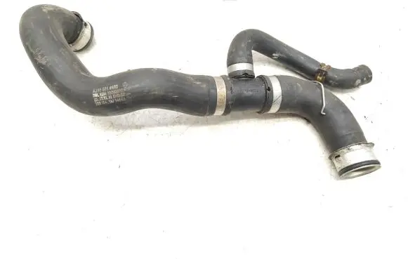 Mercedes-Benz CLS C219 Engine coolant pipe/hose A2115014682