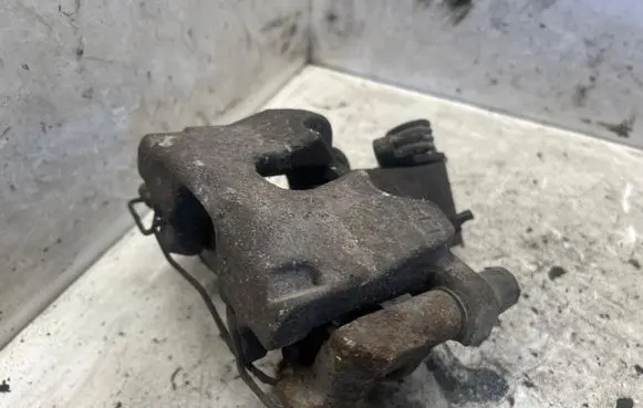 Renault Laguna III Rear brake caliper