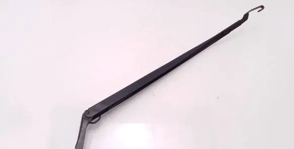 Toyota Auris 150 Front wiper blade arm 3151820