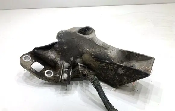 BMW X6 E71 Engine mounting bracket 6778331