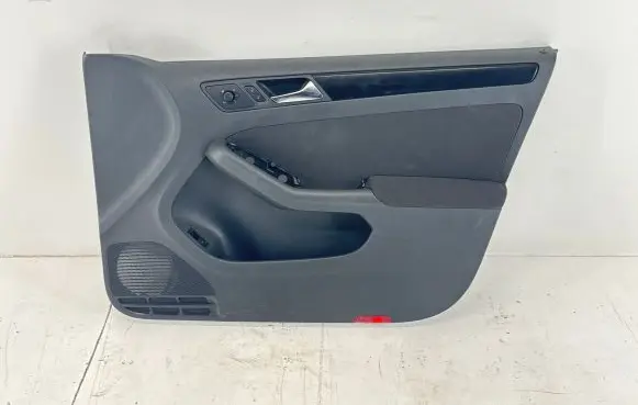 Volkswagen Jetta VI Front door card panel trim 5C6867012