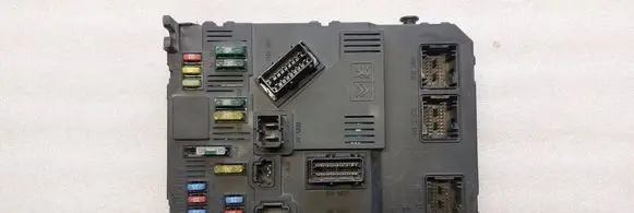 Peugeot 407 Comfort/convenience module 9655221080