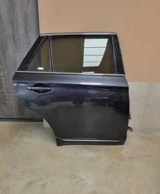 Subaru Outback (BS) Rear door