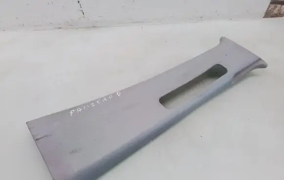 Mitsubishi Pajero Sport I (B) pillar trim (top) MR227476