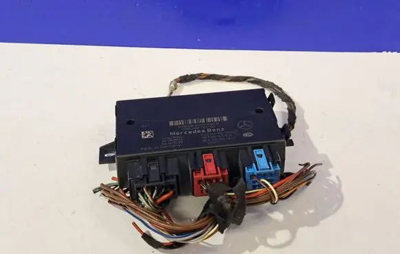 Mercedes-Benz C W204 Tow bar trailer control unit/module A2049007905 A2125451232