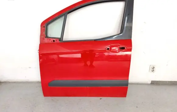 Ford Transit Courier Front door