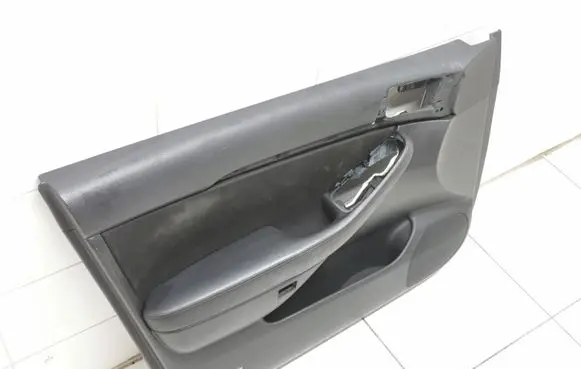Toyota Avensis T250 Front door card panel trim 6762405040 6762005560B0