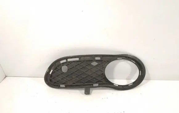 Mercedes-Benz C W203 Front bumper lower grill 2038850923 A2038850923