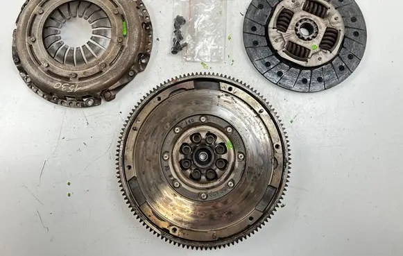 Subaru Forester SG Clutch set kit 3082001181