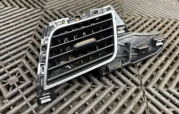 Audi A8 S8 D4 4H Dashboard side air vent grill/cover trim 4H1820901C 07989