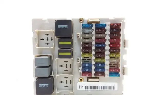 Ford Focus Fuse module 2M5T14A073BD