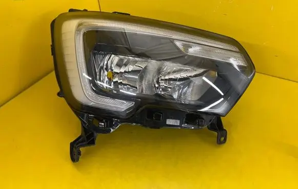 Renault Master III Headlight/headlamp 260105567R