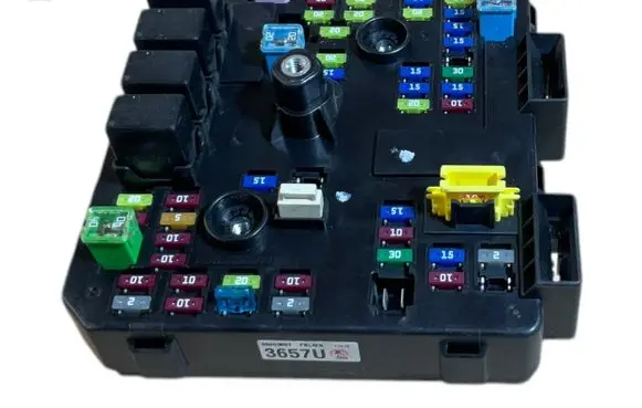 Chevrolet Captiva Fuse module 95903657 3657U