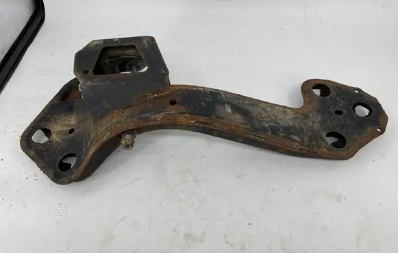 BMW X5 E53 Gear shift cable bracket 