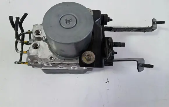 Infiniti Q70 Y51 ABS Pump 47660