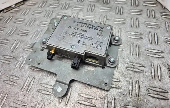 Mercedes-Benz S W221 Aerial antenna amplifier A2219050040
