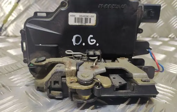 Seat Toledo II (1M) Rear door lock 3B4839016M