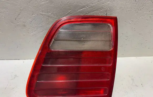 Mercedes-Benz E W210 Tailgate rear/tail lights A2108202464 32CD S211