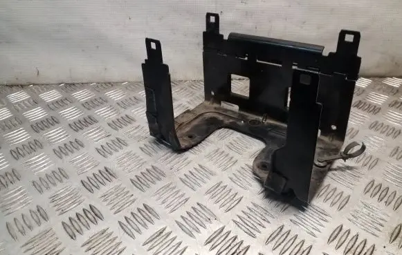 Other engine bay part