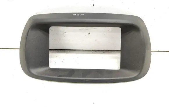 Nissan Almera Tino Radio/GPS head unit trim 68261BU700