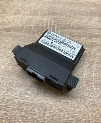 Audi TT Mk1 Gateway control module 1K0907530L 5WK50011B