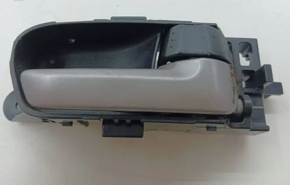 Suzuki Grand Vitara II Rear door interior handle