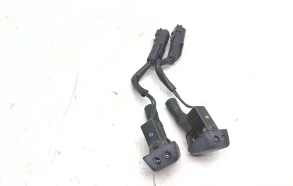 Volvo S60 Windshield washer spray nozzle