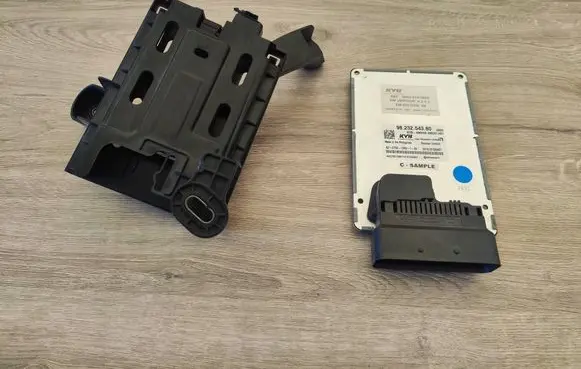 Citroen DS7 Crossback Air suspension control unit module (rear) 9823254380